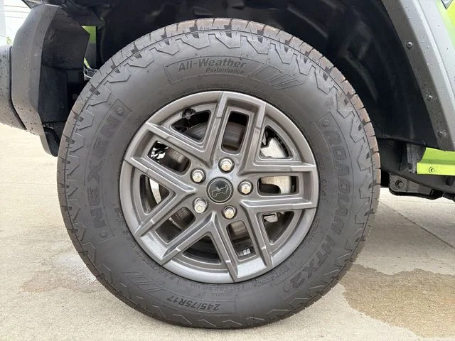 Used 2025 Green Jeep Sport S image 12