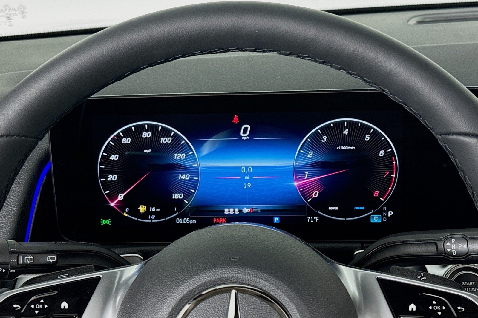 New 2026 Polar White Mercedes-Benz GLB 250 4MATIC® SUV image 18
