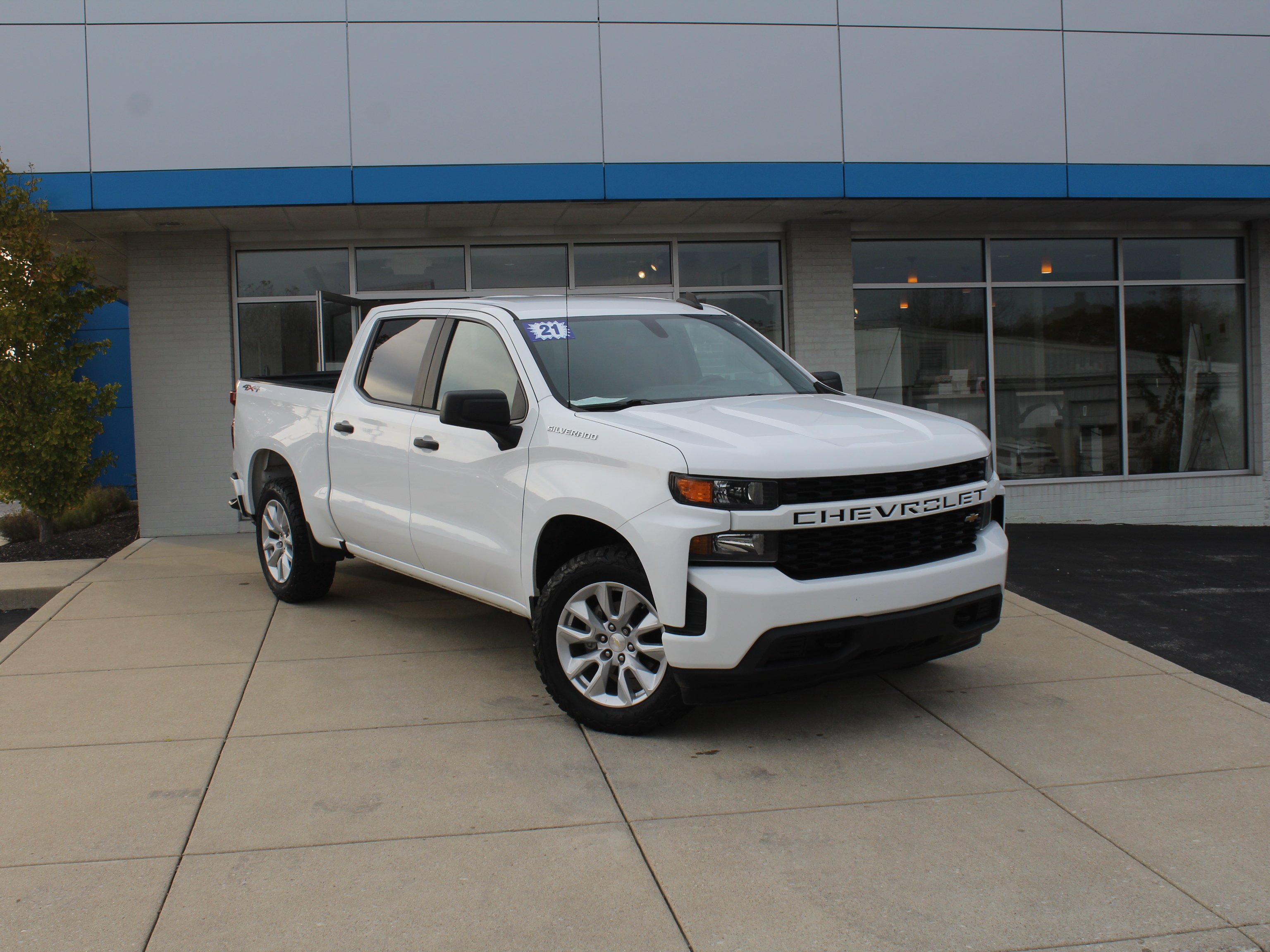 Used 2021 SUMMIT WHITE Chevrolet Custom image 4