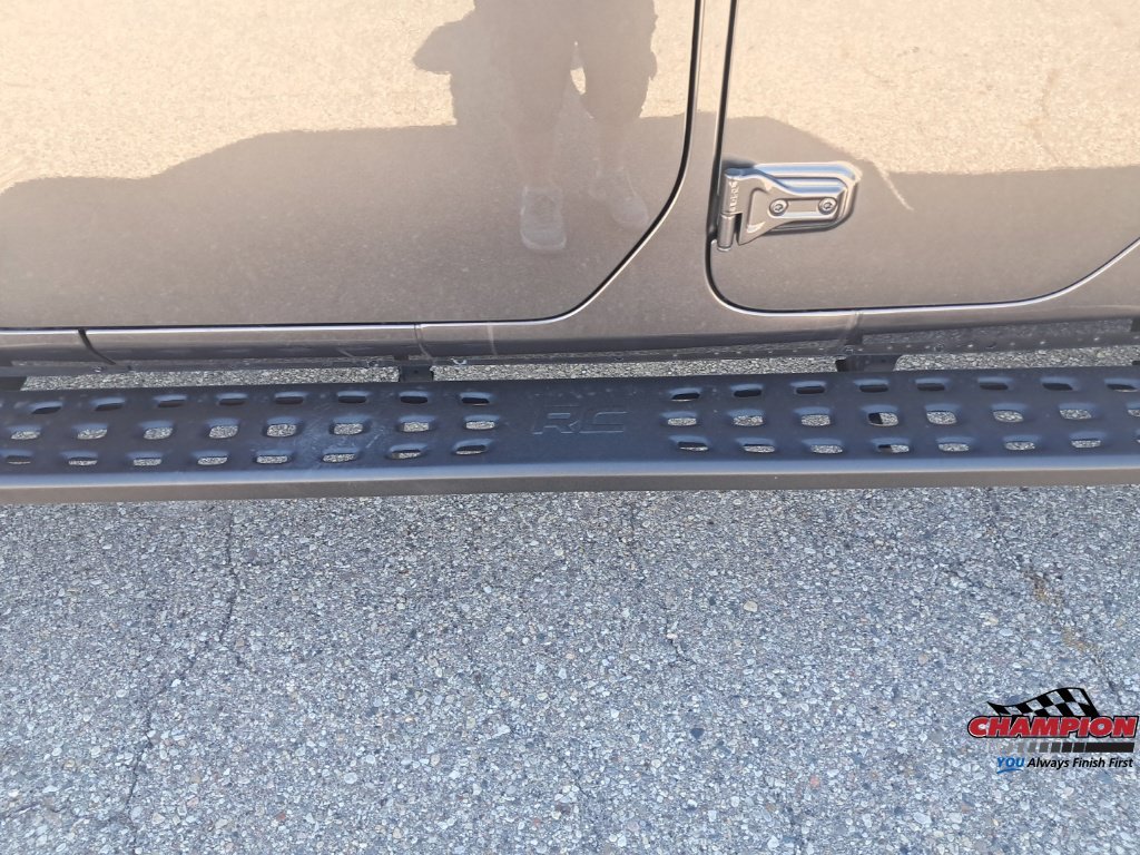 Used 2025 Gray Jeep Mojave image 26