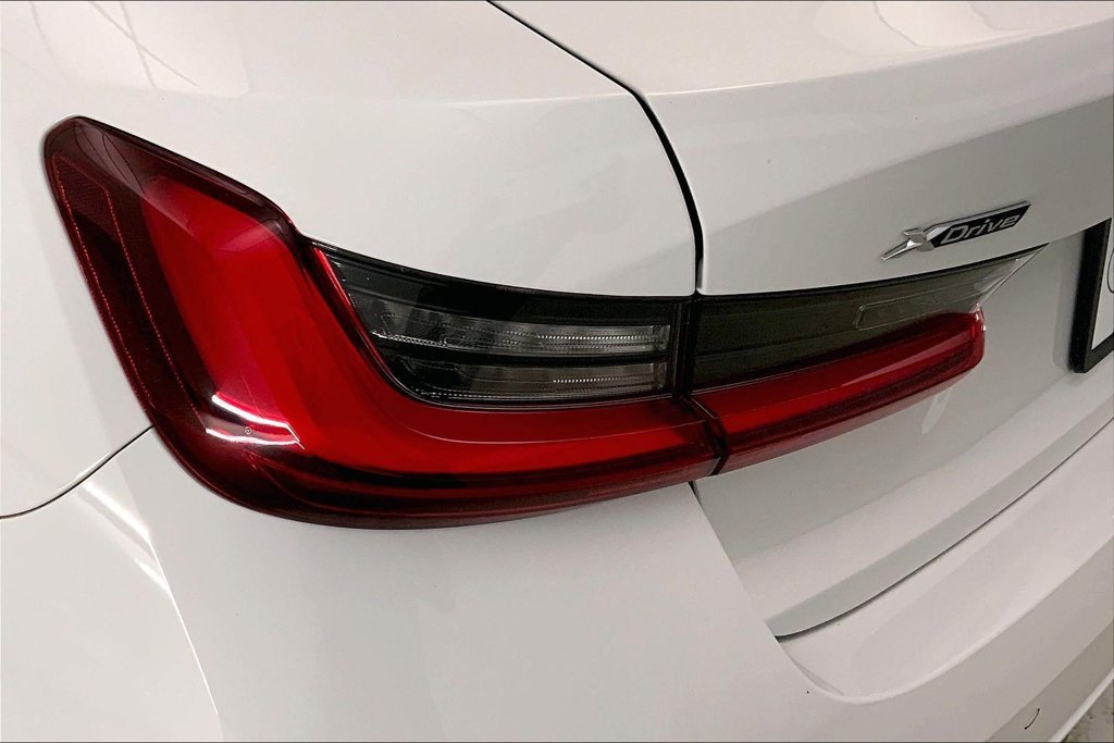 Certified Used 2024 Alpine White BMW  image 28
