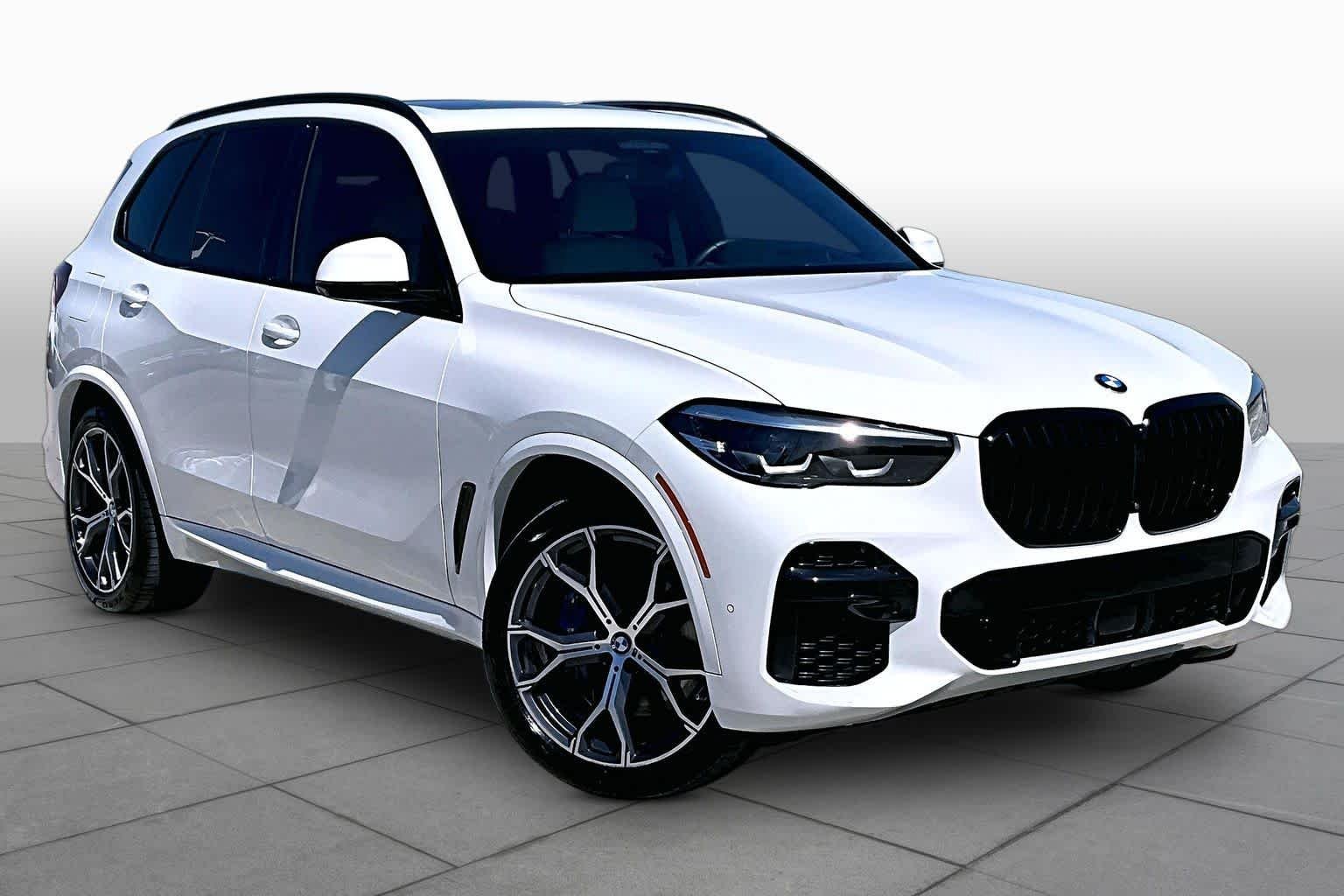 Used 2022 Alpine White BMW sDrive40i image 2