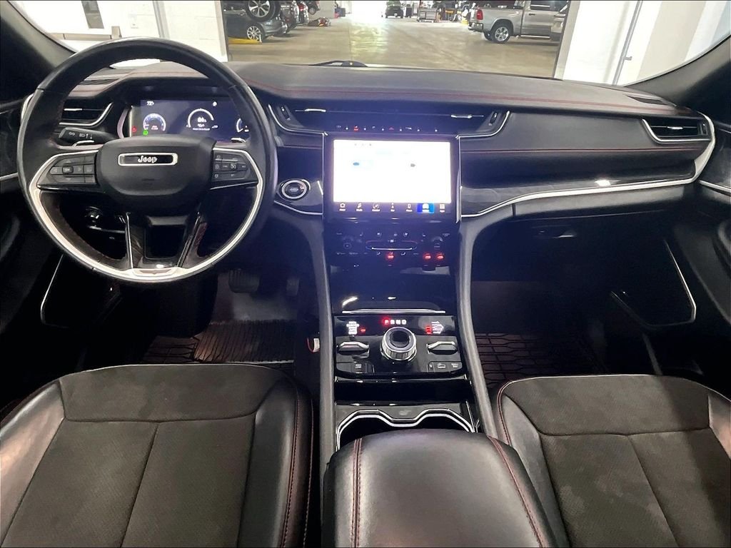 Used 2022 Diamond Black Crystal Pearlcoat Jeep Trailhawk image 21
