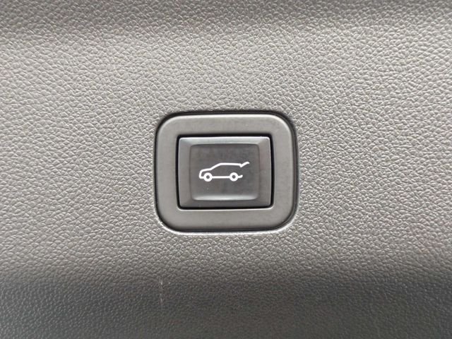 Used 2021 Black Cadillac Sport image 13