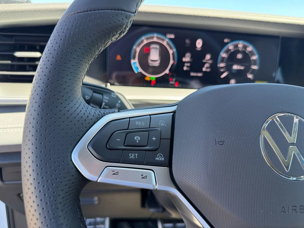 New 2026 Opal White Pearl Volkswagen 2.0T SE R-Line Black image 18