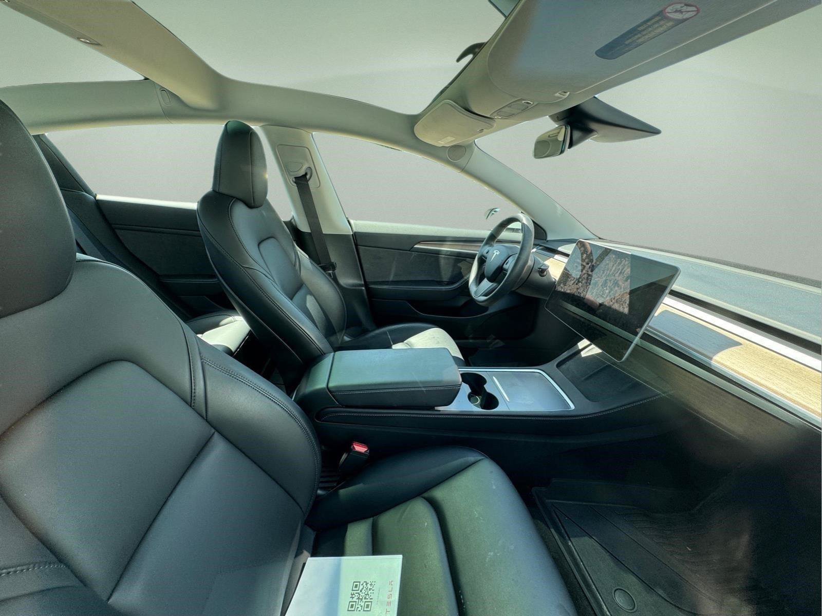 Used 2023  Tesla  image 14