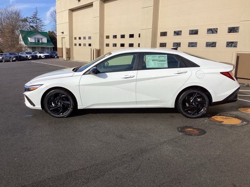 New 2026 White Hyundai SEL Sport image 4