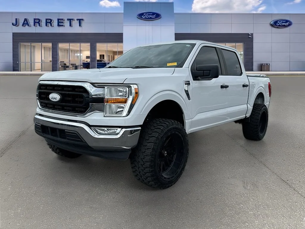 Used 2022 White Ford XLT image 2