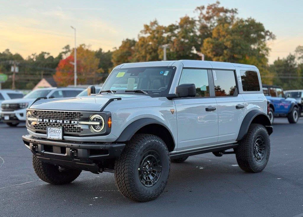 New 2026 Avalanche Gray Ford Badlands® image 8