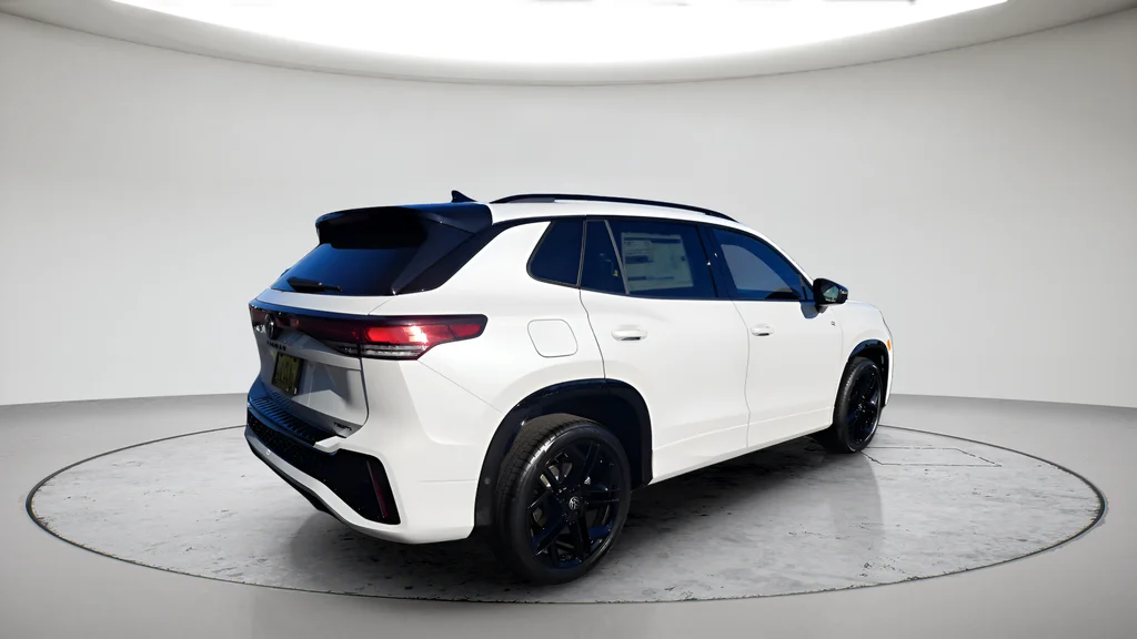 New 2026 White/off-white Volkswagen 2.0T SE R-Line Black image 3