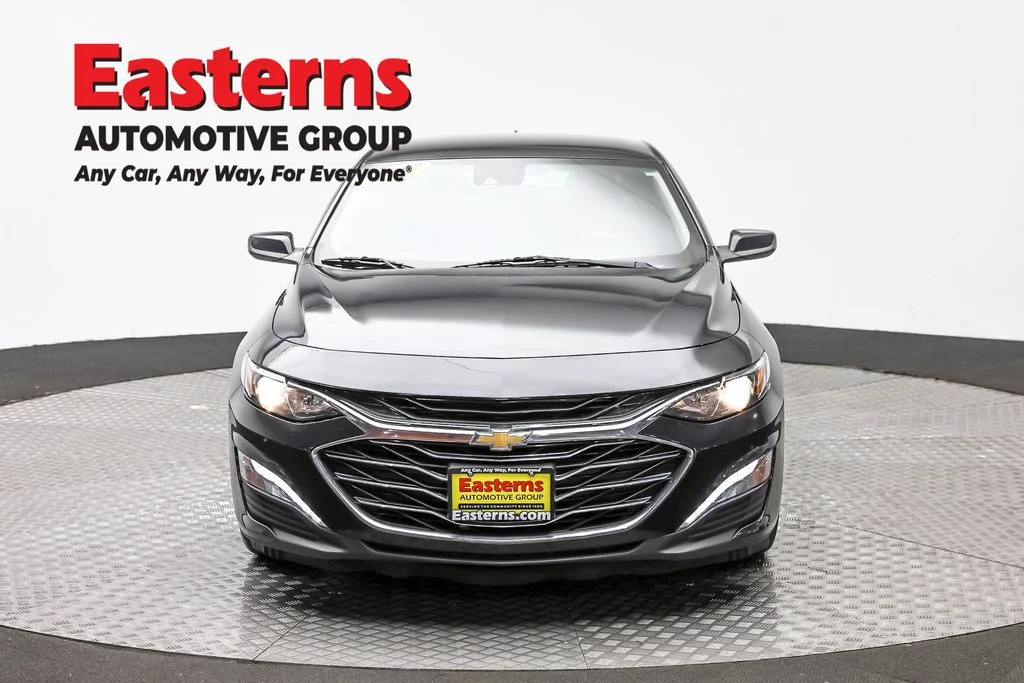 Used 2023 Gray Chevrolet LT image 2