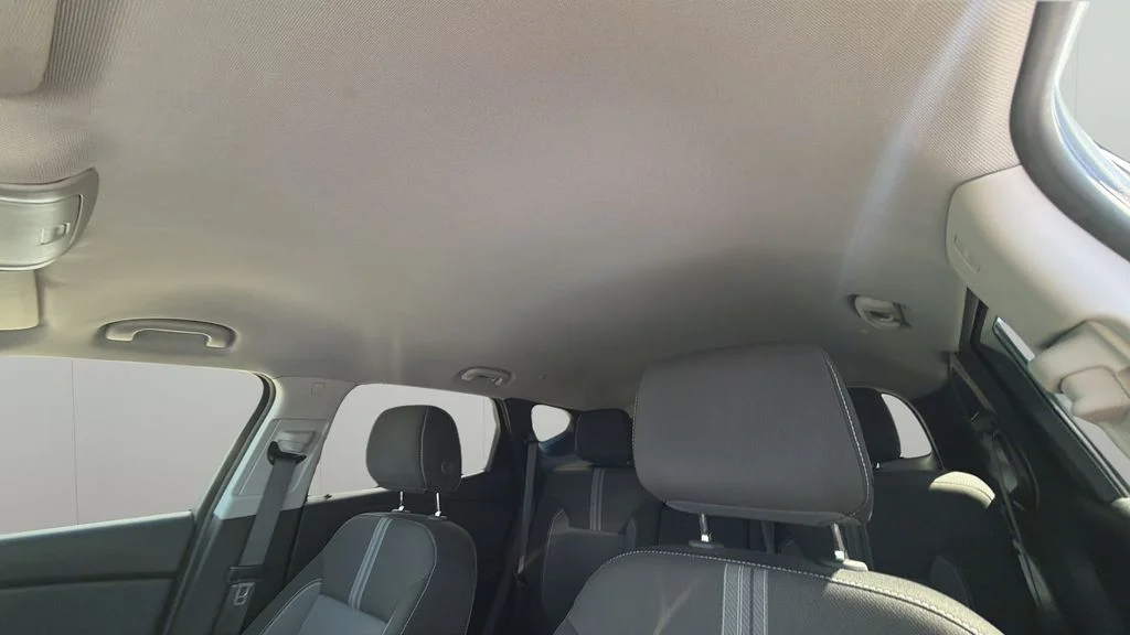 Used 2025 White Chevrolet LT image 29