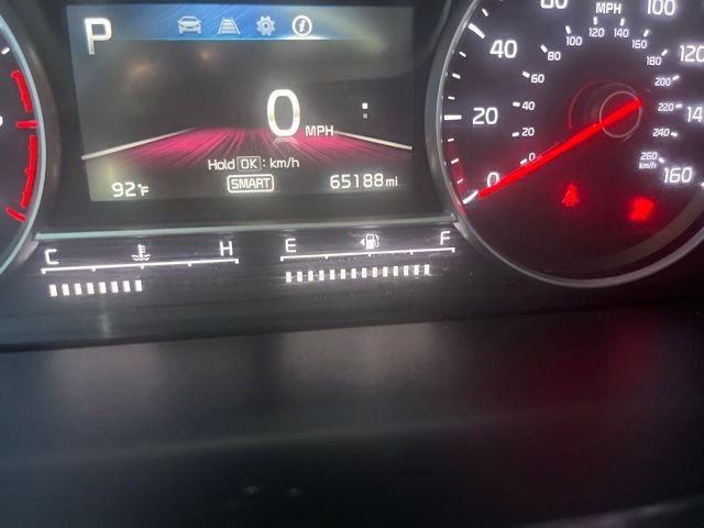 Used 2023 White Kia LX image 9
