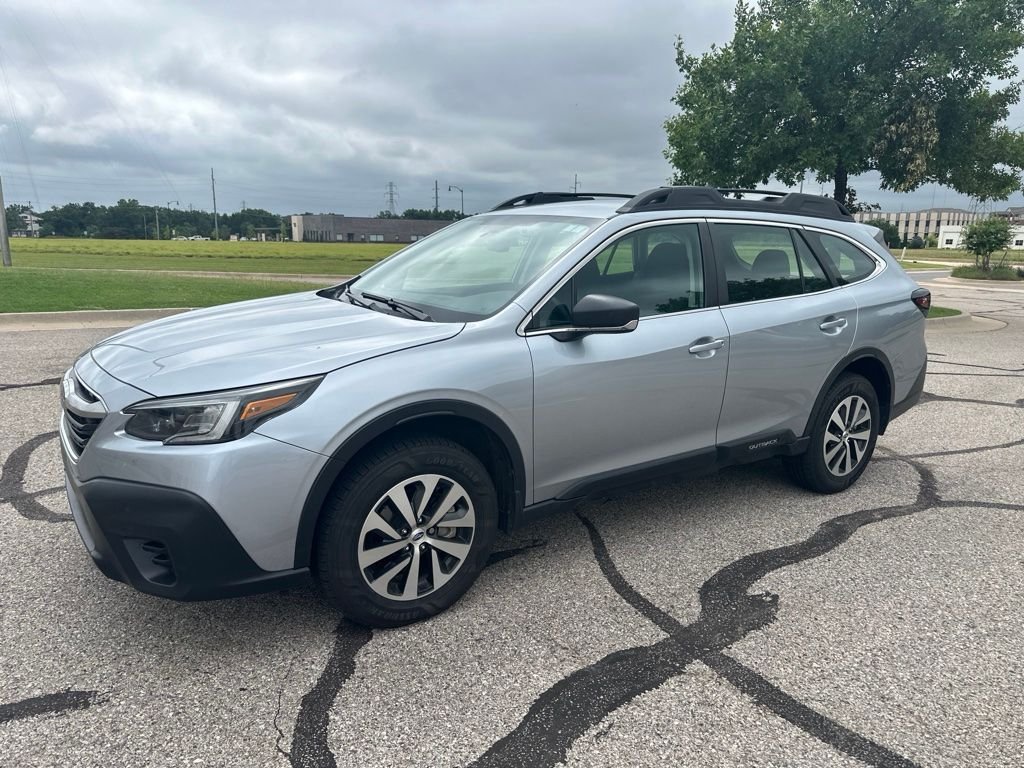 Used 2020 Silver Subaru 2.5i image 1