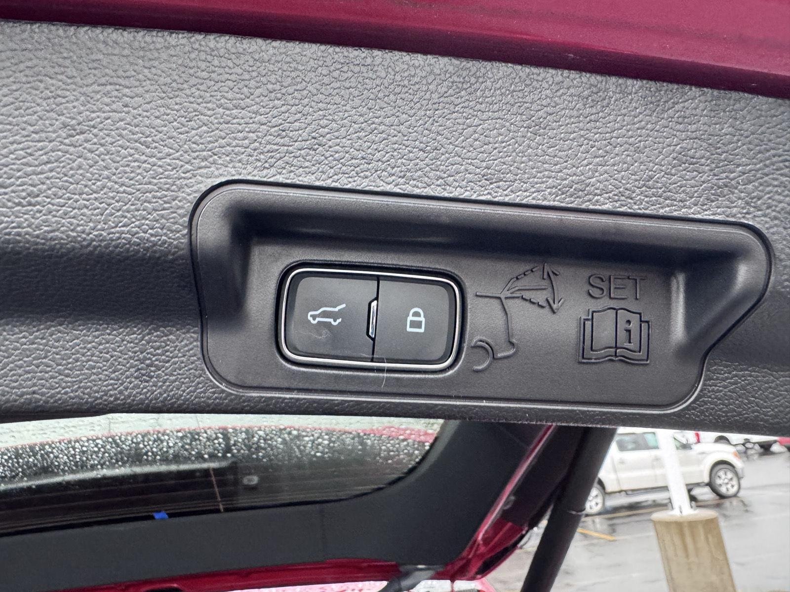 Used 2023 Rapid Red Metallic Tinted Clearcoat Ford ST-Line image 9
