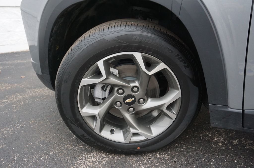 Used 2025 Gray Chevrolet LT image 28