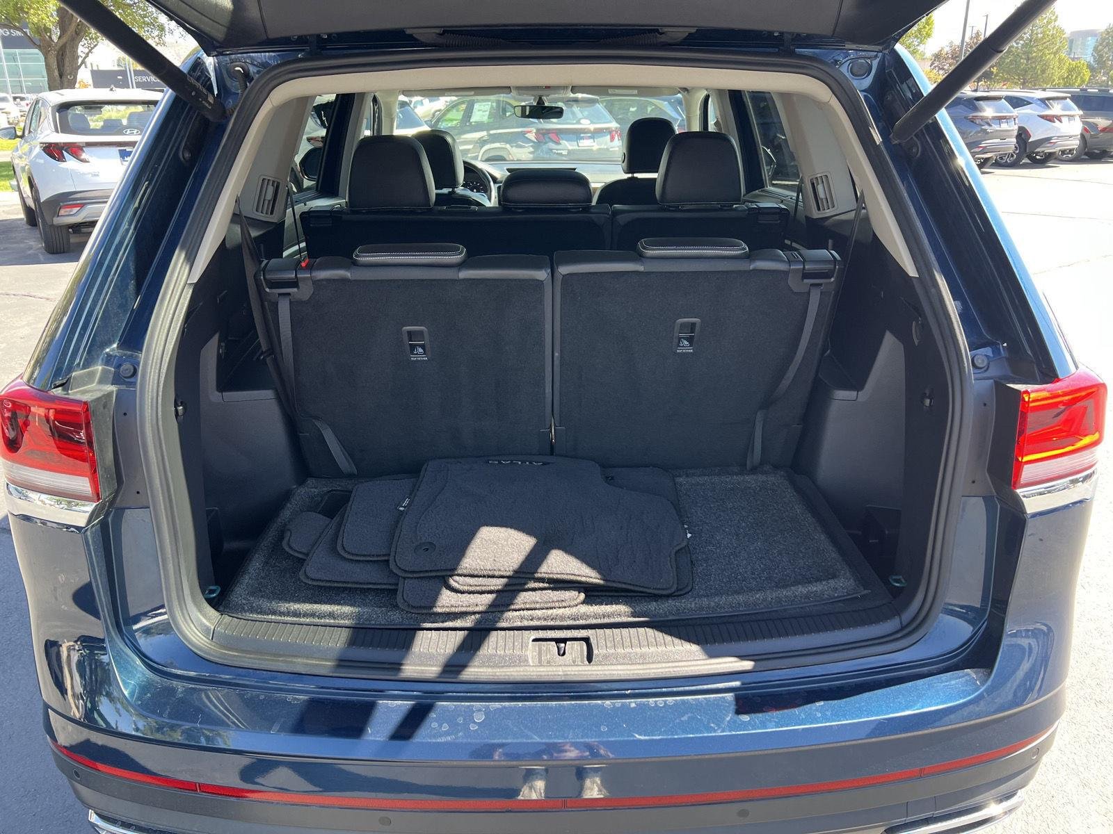 2023 Volkswagen Atlas SE w/Tech - Photo 9