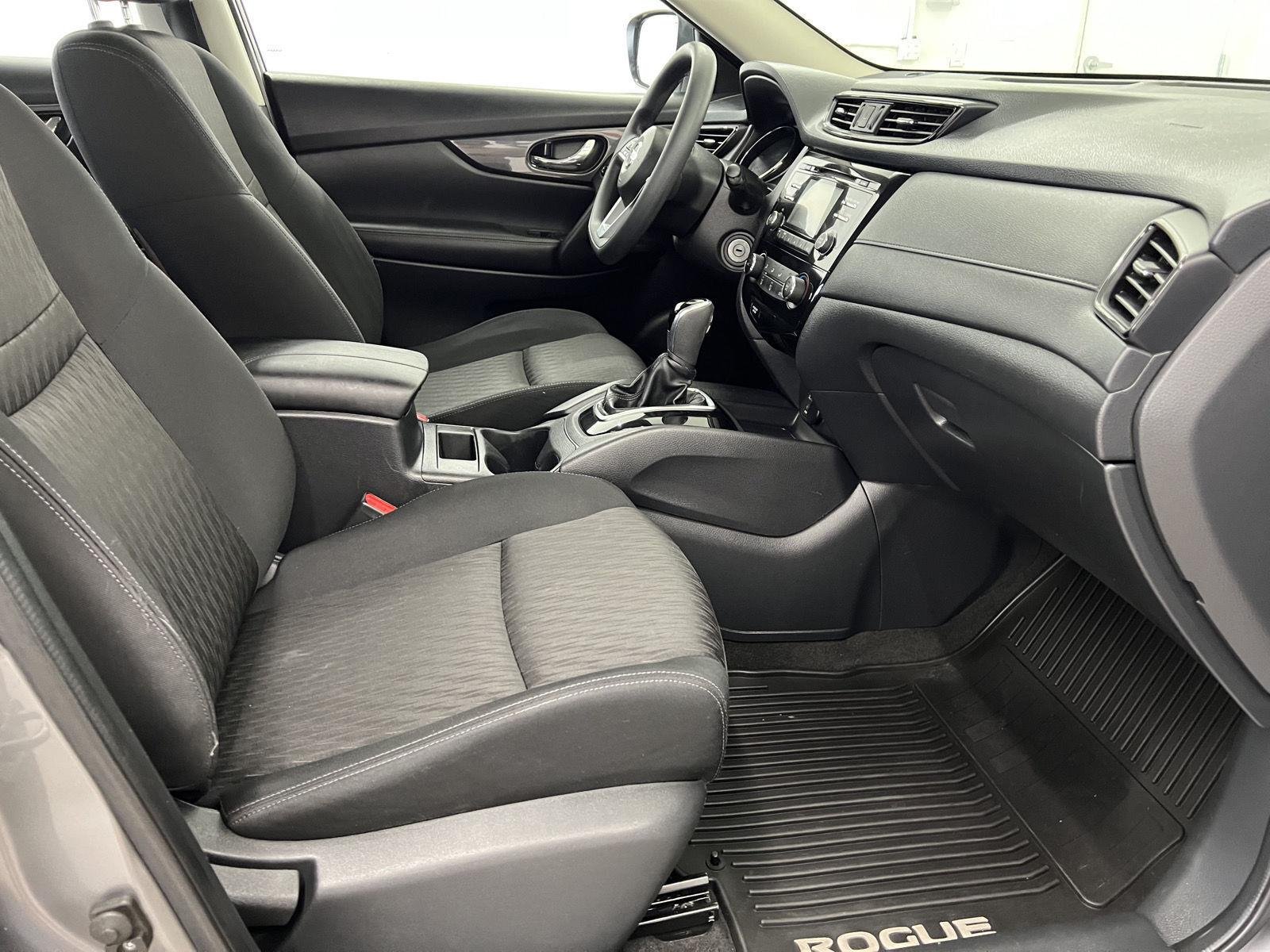 2017 Nissan Rogue S - Photo 25