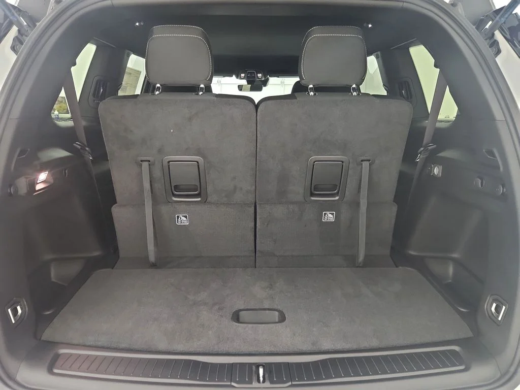 New 2026 Bright White Clear-Coat Exterior Paint Jeep Laredo image 30