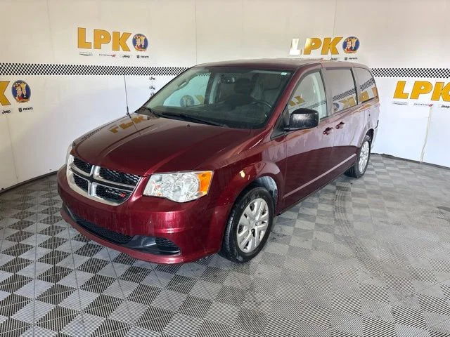 Used 2018 Red Dodge SE image 4