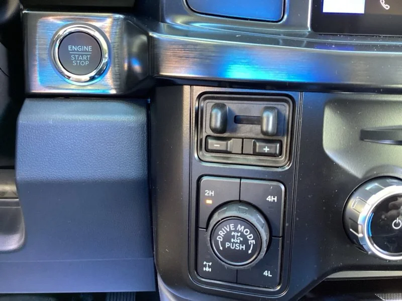 New 2027 Gray Ford Lariat image 34