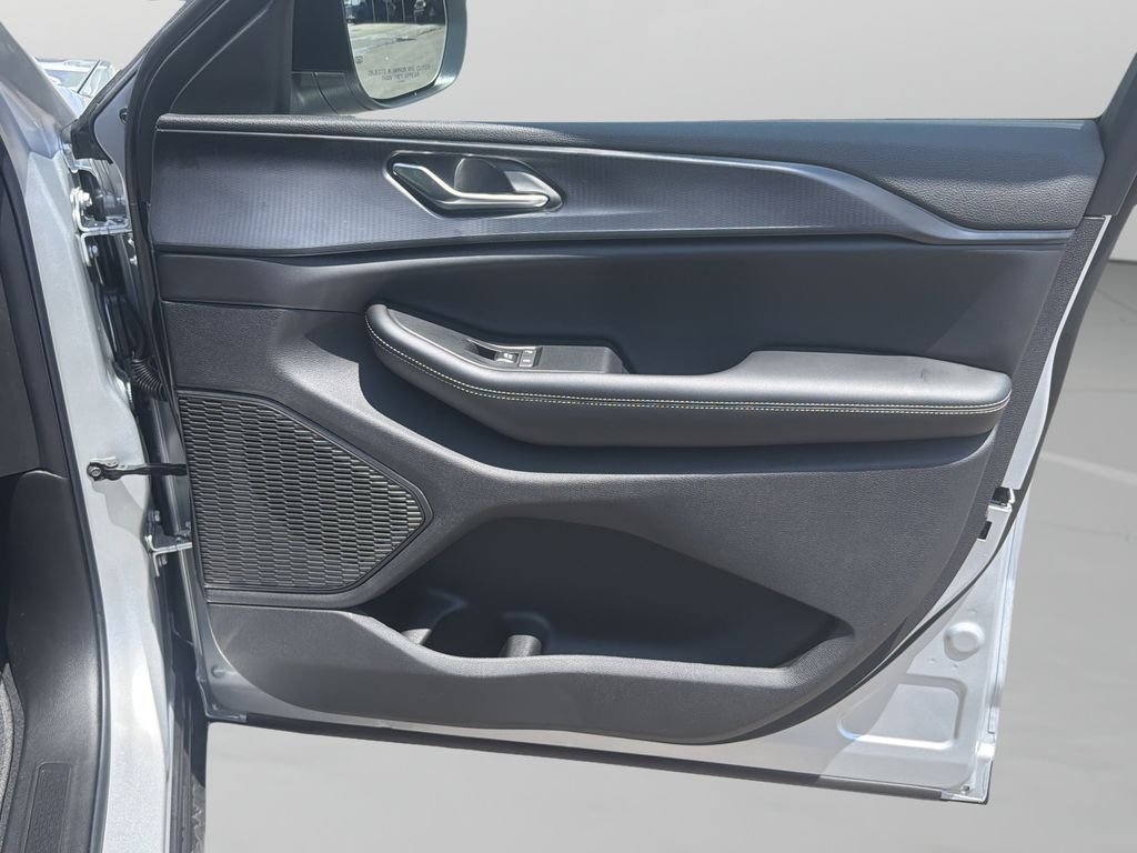 New 2026 Silver Jeep Laredo image 9