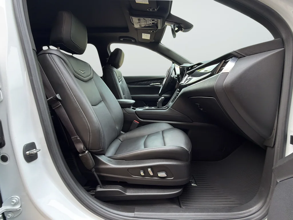 Used 2023 White Cadillac Premium Luxury image 25