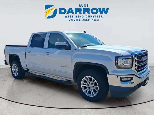 Used 2017 White GMC SLE image 7