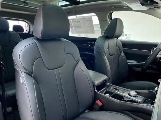 New 2026 Aurora Black Pearl Kia EX image 32