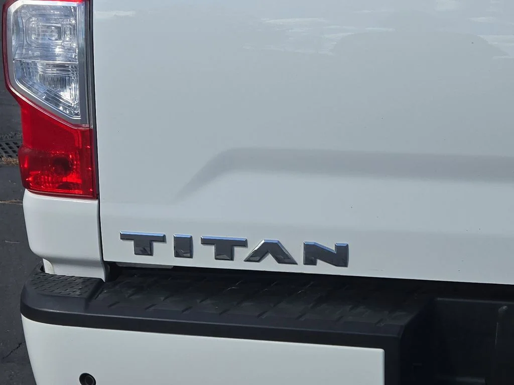 Used 2022 Glacier White Nissan SV image 20