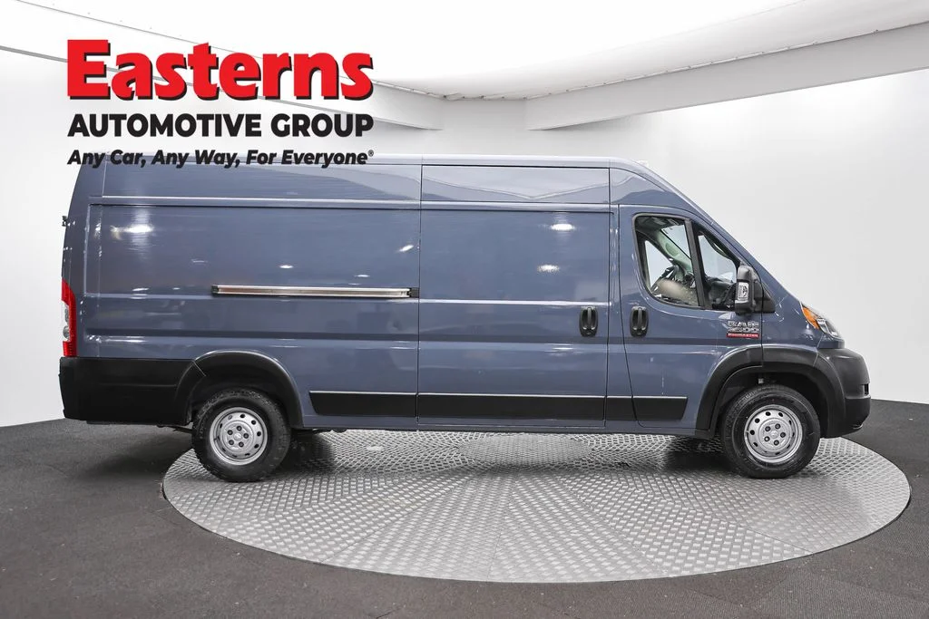 Used 2022 Blue Ram High Roof image 4