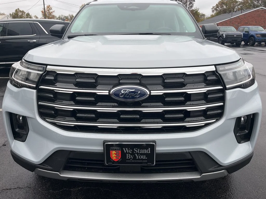 New 2026 Space White Metallic Ford Active image 8