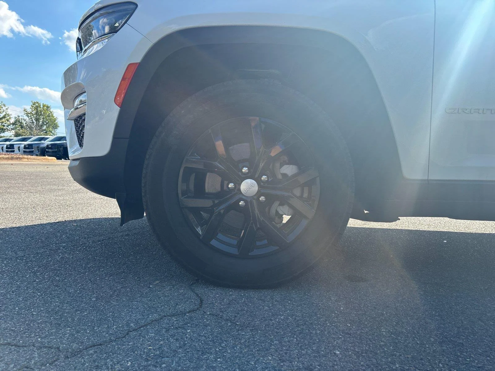 Used 2024 Bright White Clearcoat Jeep Limited image 10
