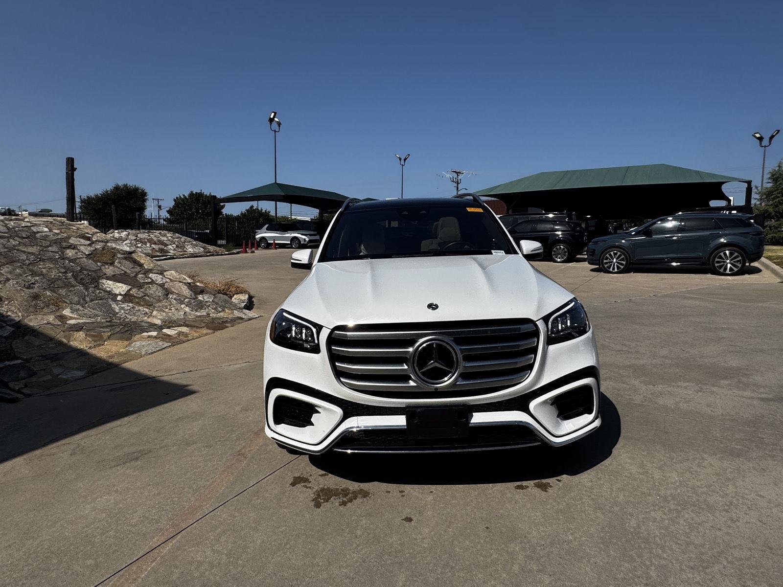 Used 2025 Moonlight White Metallic Mercedes-Benz GLS 450 4MATIC® image 15