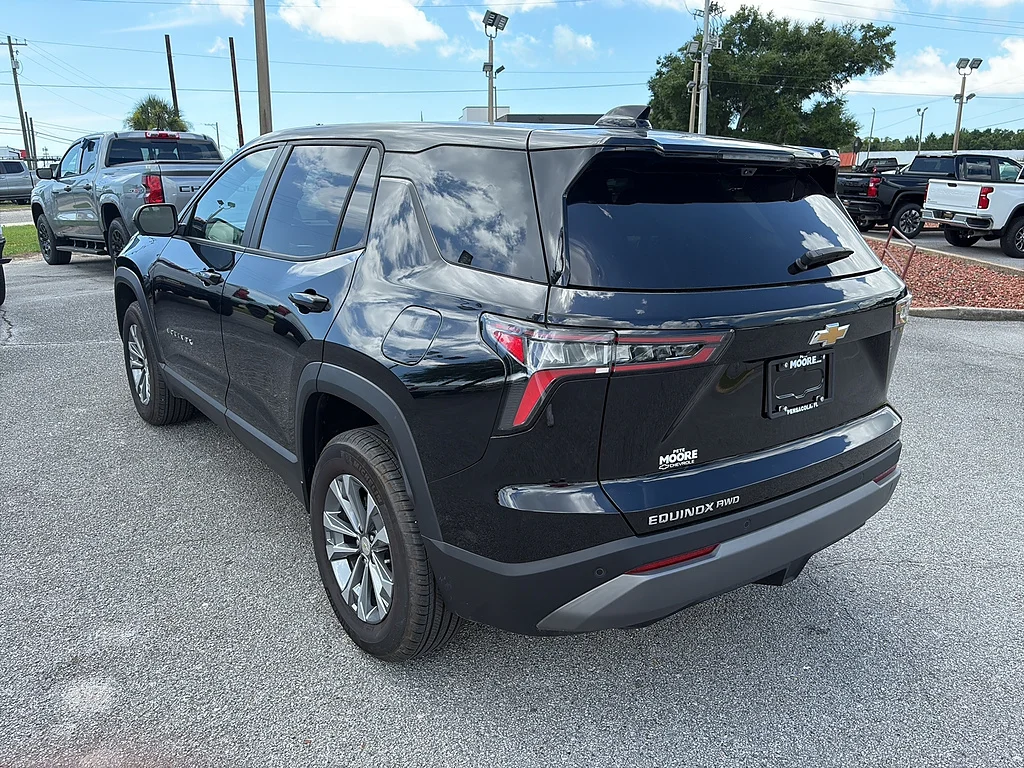Used 2025 Mosaic Black Metallic Chevrolet  image 6