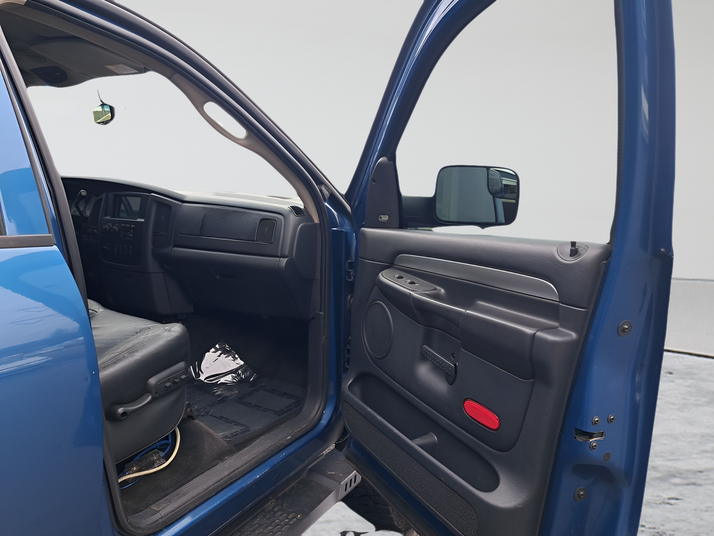 Used 2004 Blue Dodge SLT image 15
