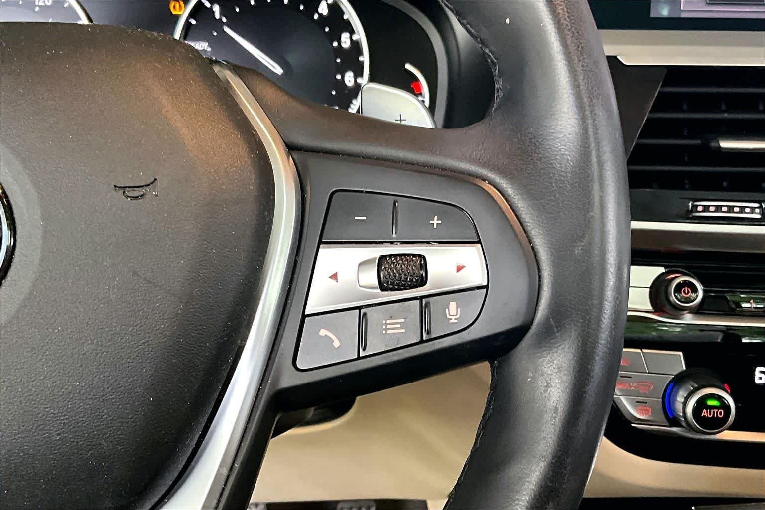 Used 2020 Glacier Silver Metallic BMW sDrive30i image 23