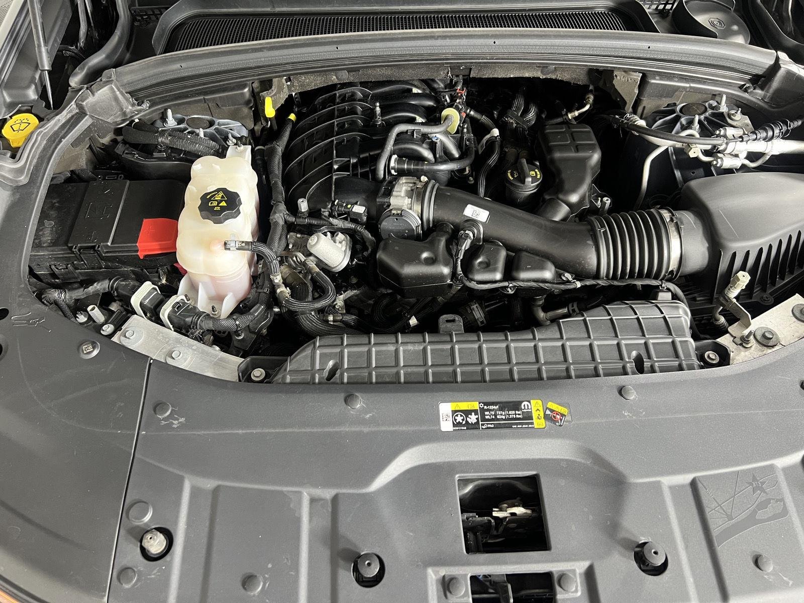 Used 2024 Baltic Gray Metallic Clearcoat Jeep Altitude image 25