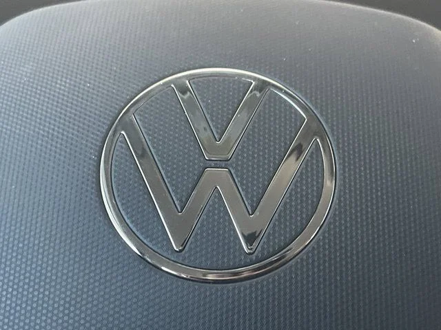 Used 2023 Deep Black Pearl Volkswagen 1.5T SE image 11