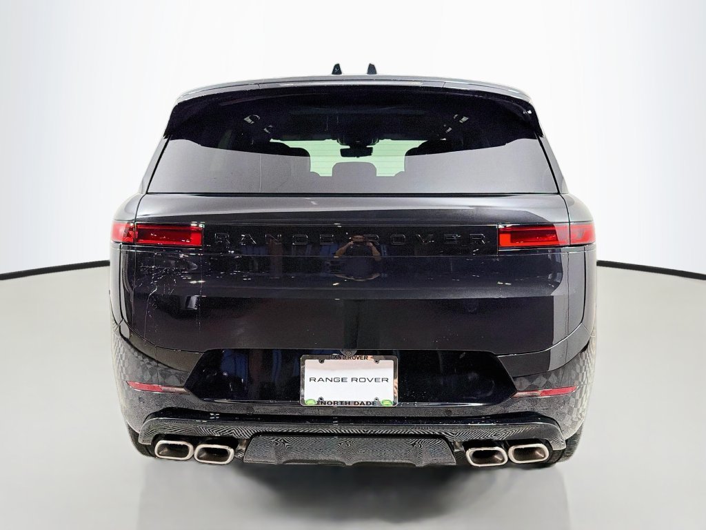 New 2027 Santorini Black Land Rover  Dynamic SE P530 image 6