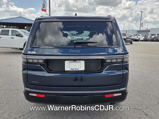 New 2026 Fathom Blue Pearl-Coat Exterior Paint (Late Availability) Jeep Upland image 10