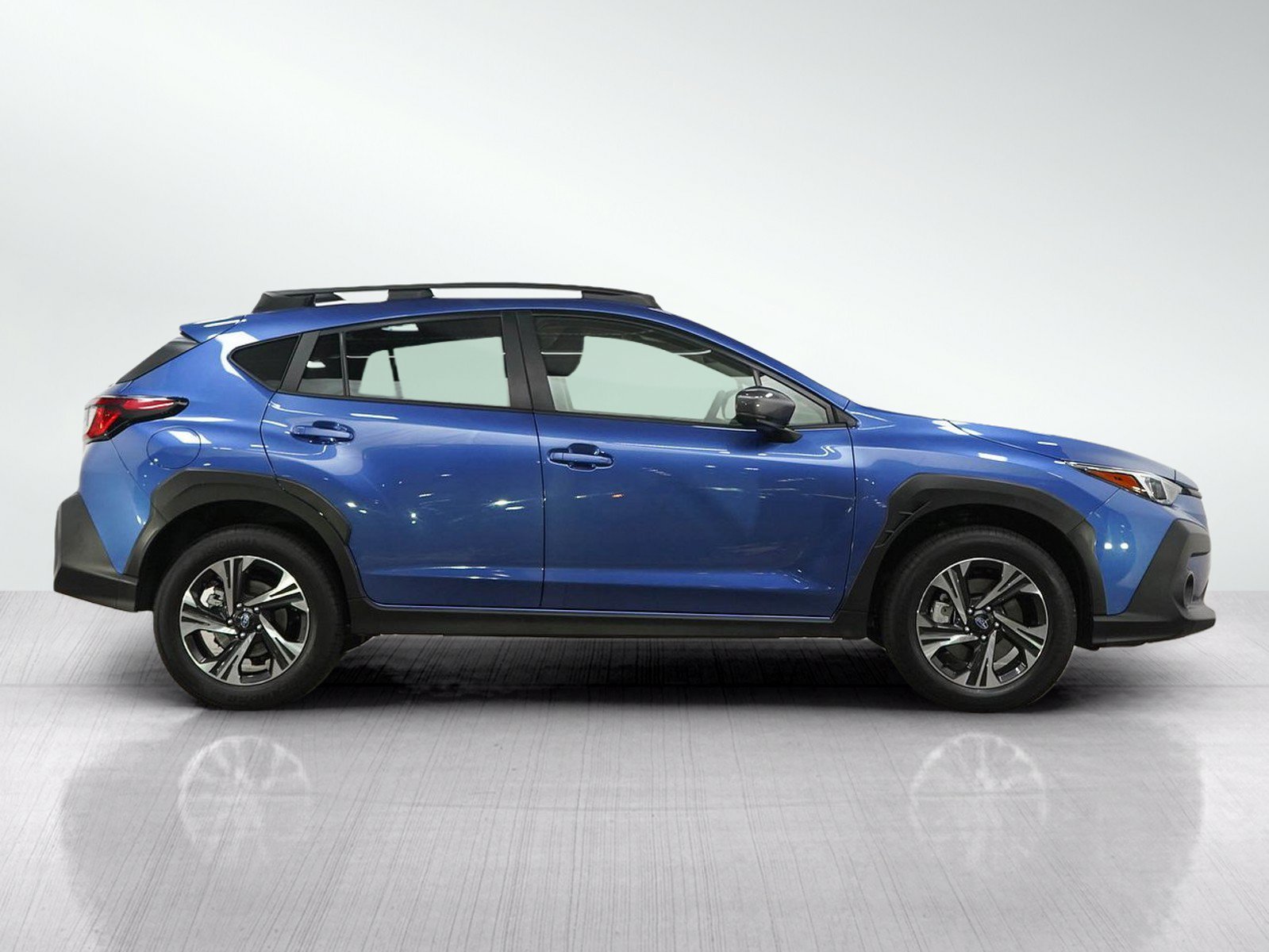Used 2025 Daybreak Blue Pearl Subaru Premium image 6