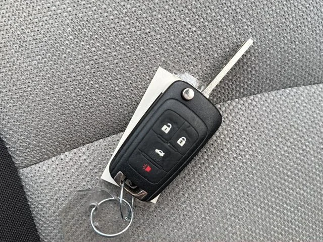 Used 2014 White Chevrolet LS image 33