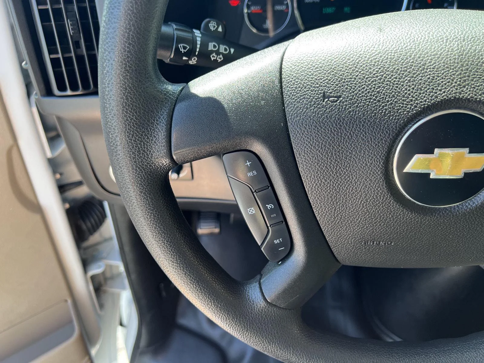 2021 Chevrolet Express Cargo Work Van - Photo 19
