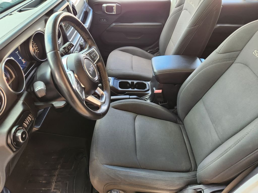 Used 2020 Bright White Clearcoat Jeep Sahara image 15
