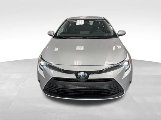Used 2025 Silver Toyota LE image 8