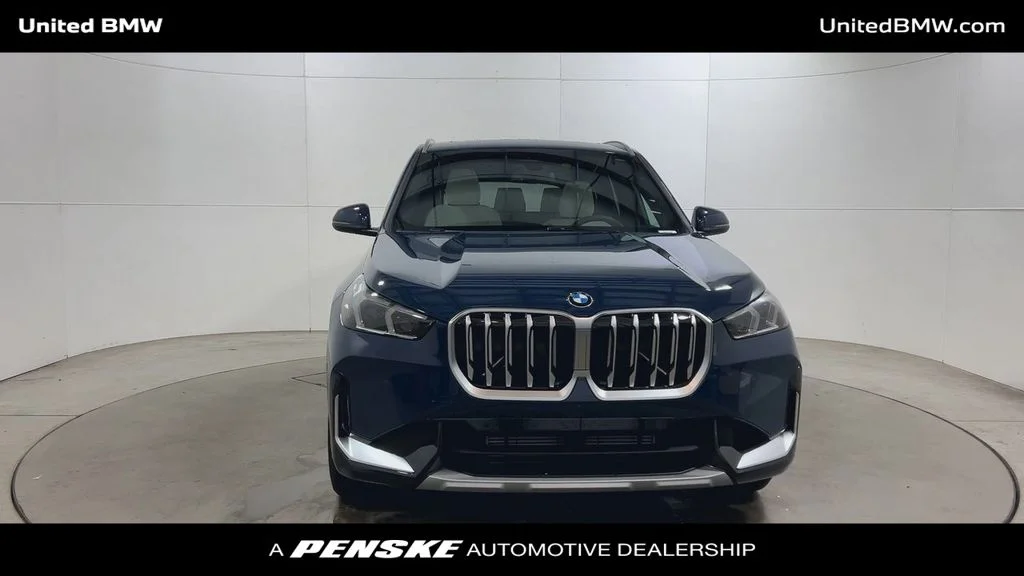 Used 2026 Night Dusk Blue Metallic BMW xDrive28i image 3