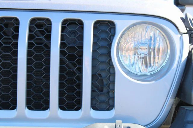 Used 2020 Silver Jeep Sport image 11