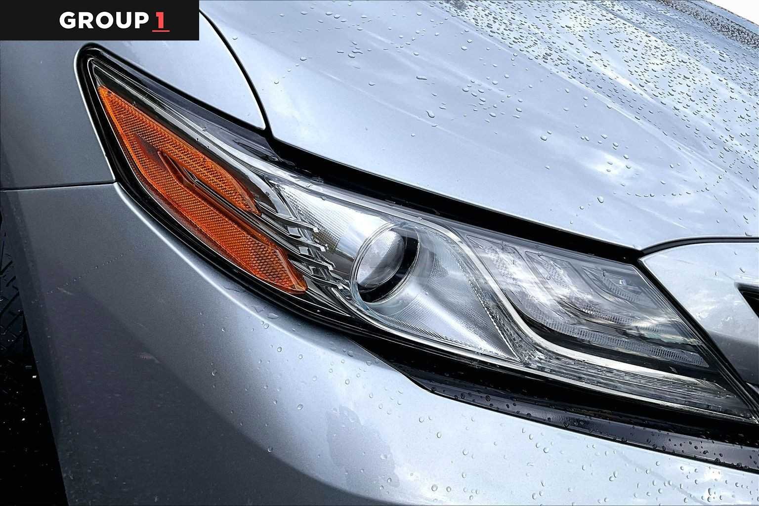 Used 2019 Celestial Silver/Midnight Black Metallic Toyota XSE V6 image 27