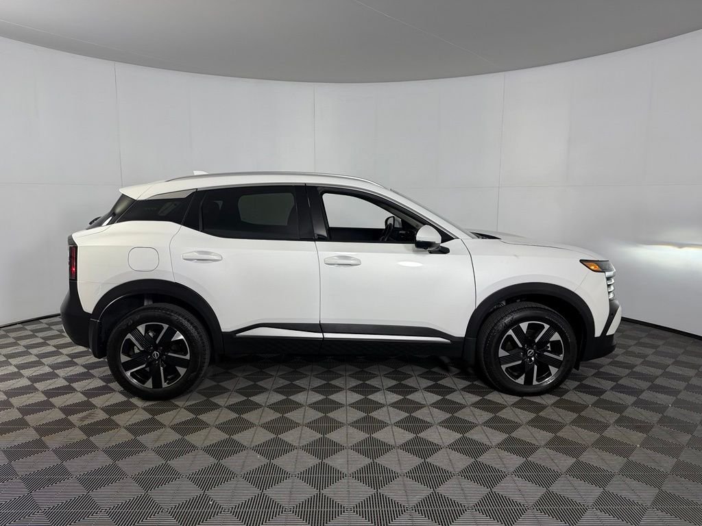 Used 2025 White Nissan SR image 6